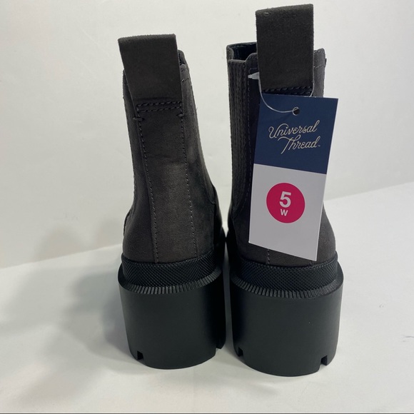 NWT Universal Thread Gray Suede Chunky Heeled Booties Boots 5 Wide - Picture 5 of 5